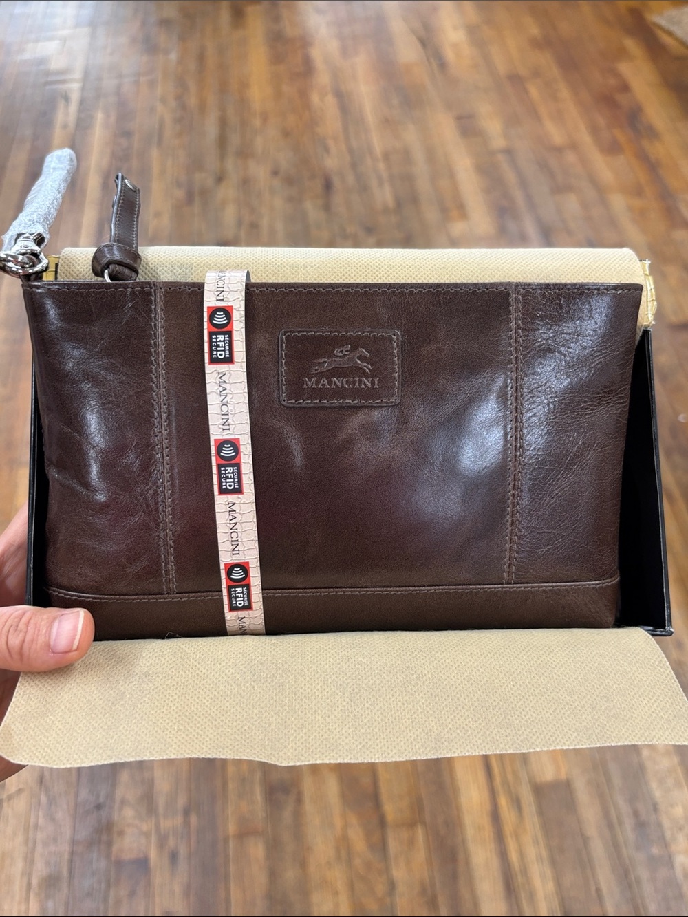 Mancini Casablanca rfid organizer wristlet bag brown leather